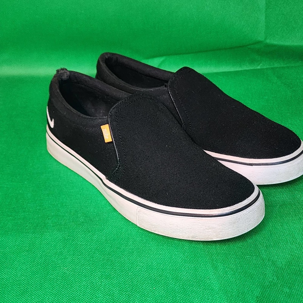 Nike Court Royale AC Black Canvas Slip on Athletic Shoe‎ Sneakers Women Size 7.5